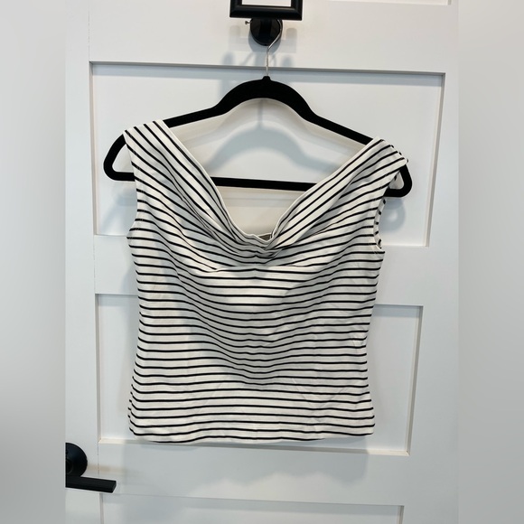 Like new Banana Republic off shoulder top M - Picture 4 of 9